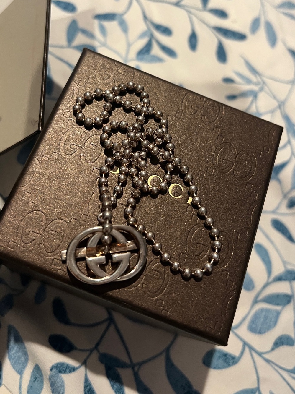 Gucci Silver Bead Chain Necklace with Interlocking G Pendant - Picture 2 of 2